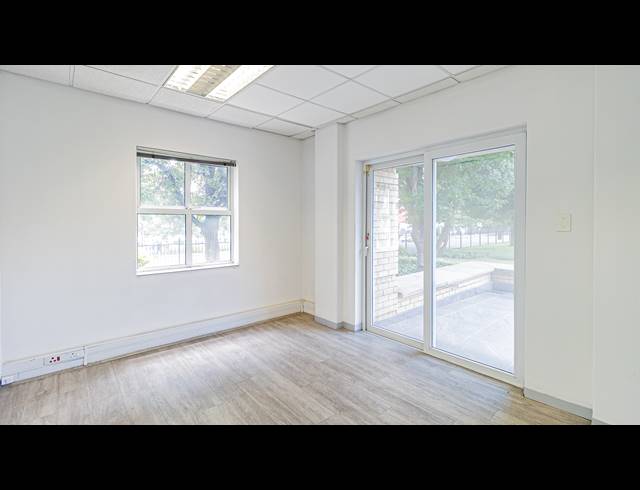 244M² OFFICE TO LET IN FERNDALE